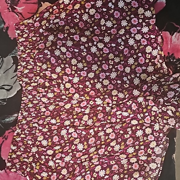 PINK VICTORIA SECRET SHORTS - Picture 3 of 3